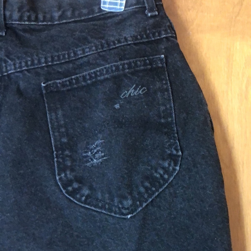 Vintage Chic black cutoff distressed shorts - Picture 8 of 10
